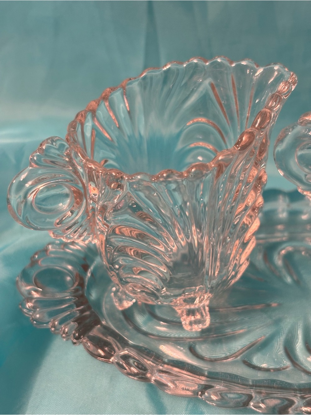 Vintage Clear Glass Sugar & Creamer Set w/ Matching Tray – Shell Swirl Pattern - Picture 4 of 13
